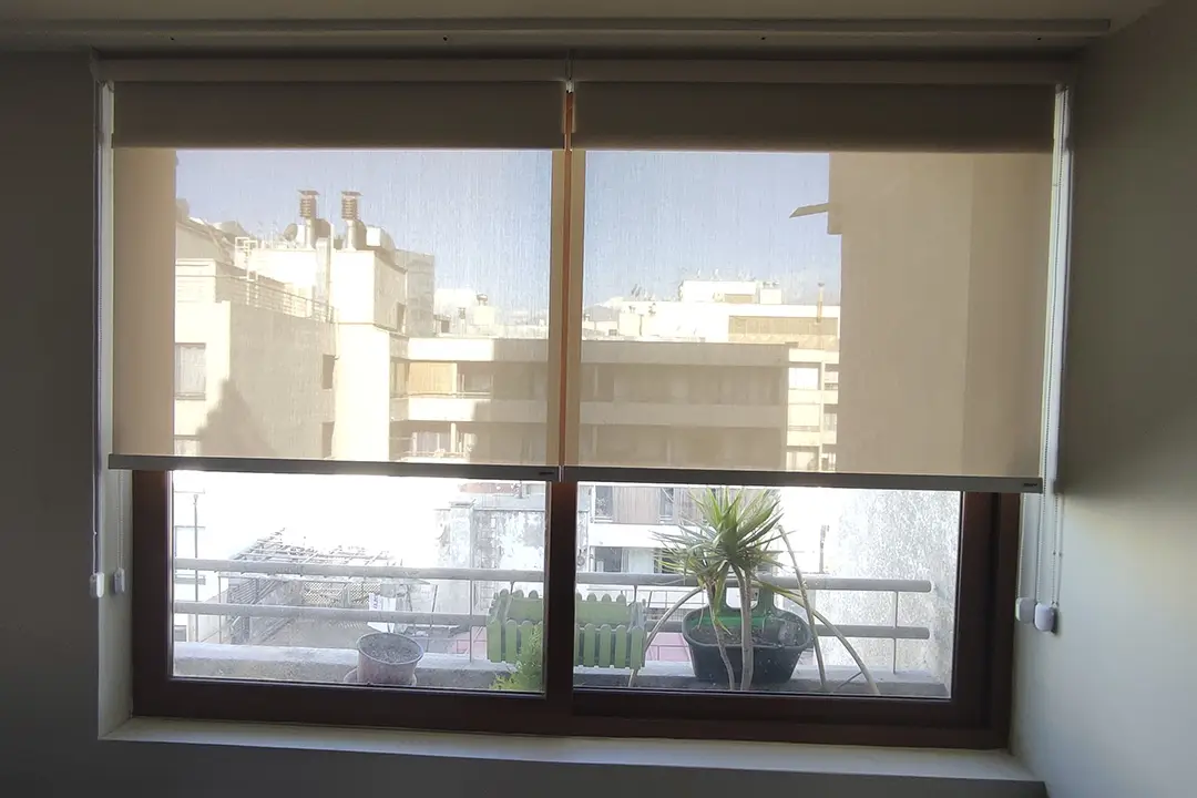 Sun Screen 5% - Cortina de color marfil